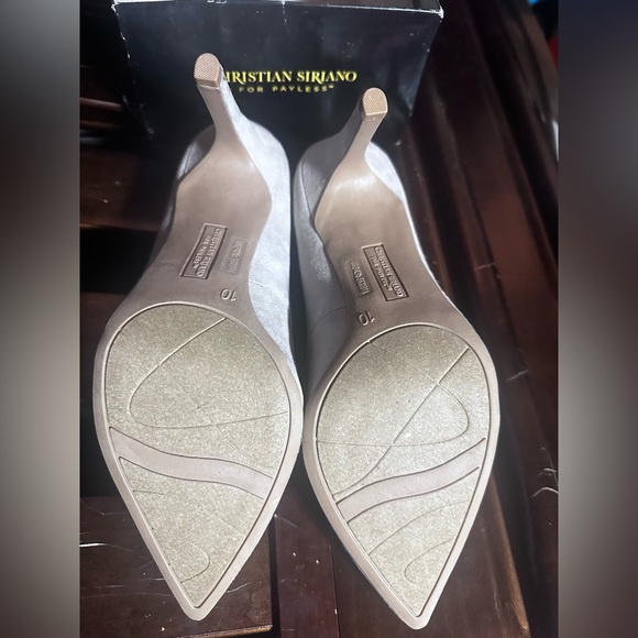 Heels - Picture 4 of 4